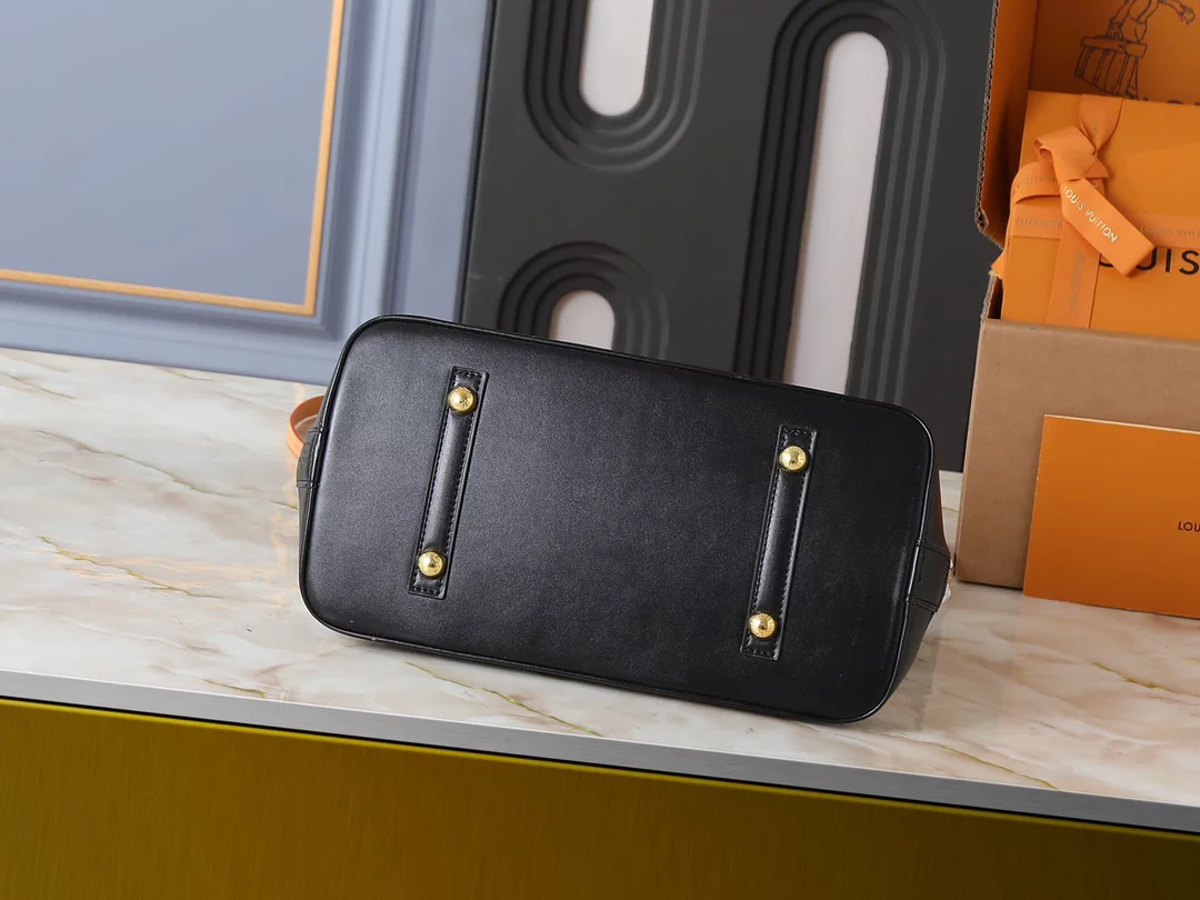 Genuine leather mini:7.1″x4.7″x3.1″ Small:9.8″x7.5″x4.7″ Big:12.6″x9.4″x6.3″ Woman’s Handbag BB-921968