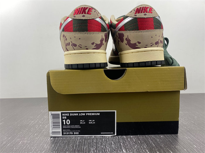 NK SB Dunk Low Freddy Krueger 313170-202