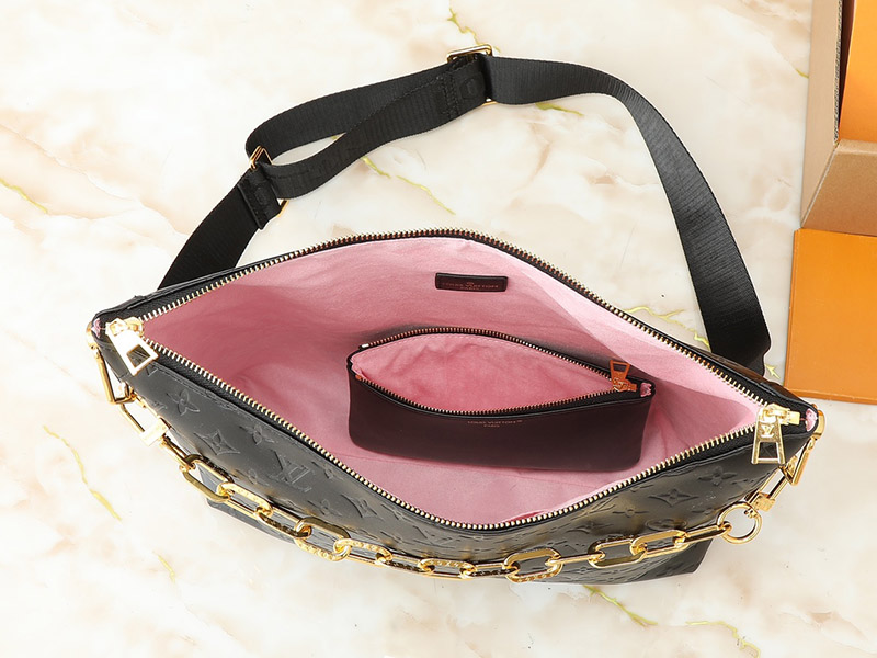 Black Leather 15.0″x13.0″x3.9″ Chains Handbag with Adjustable Strap BB-921523