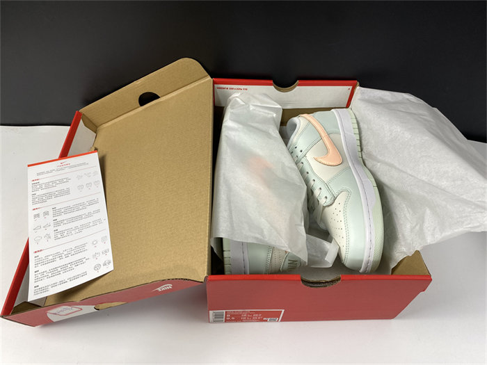 NK Dunk Low Barely Green DD1503-104