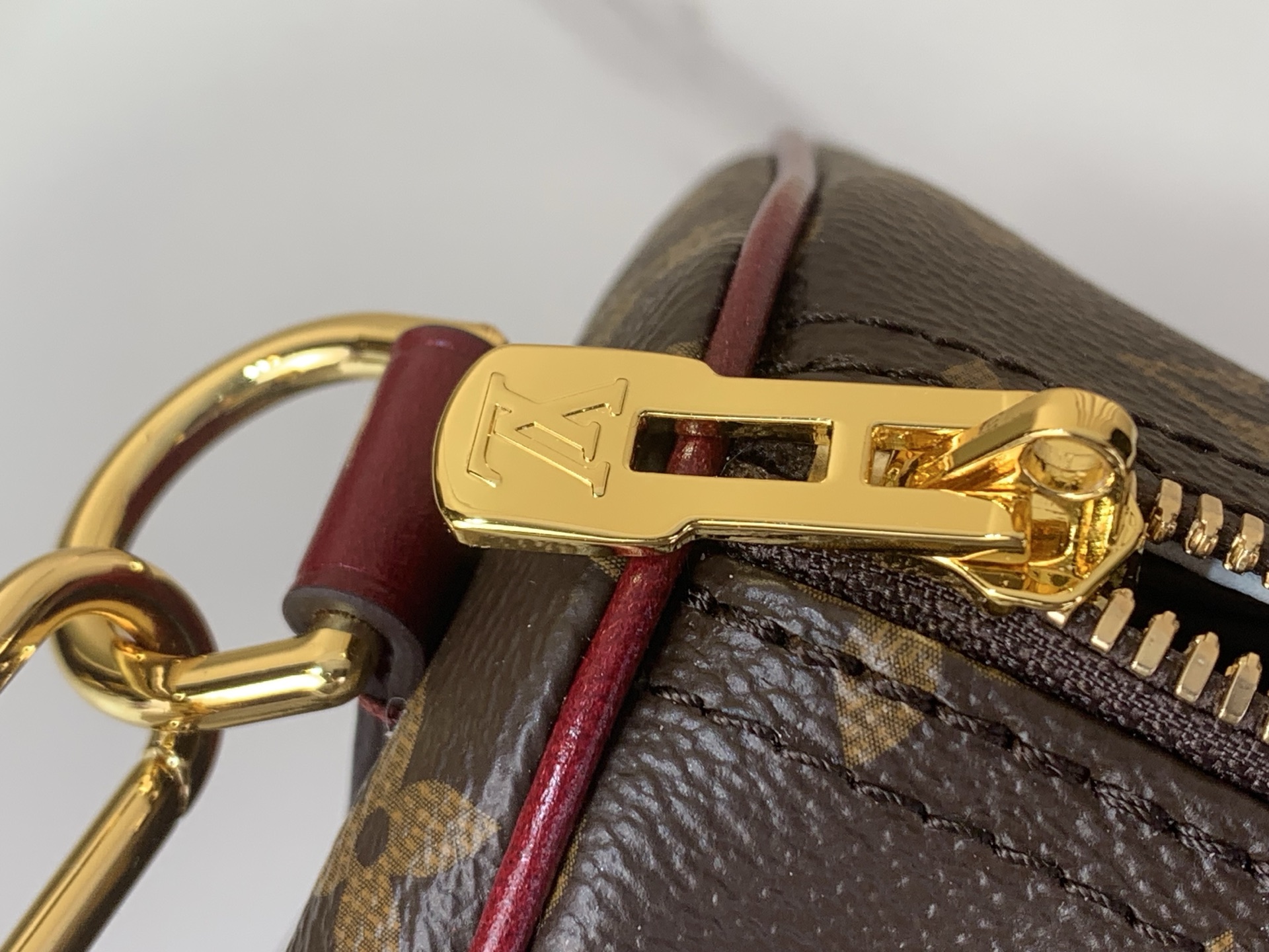 LOUIS VUITTON M28379 Speedy 30 Soft Celebration