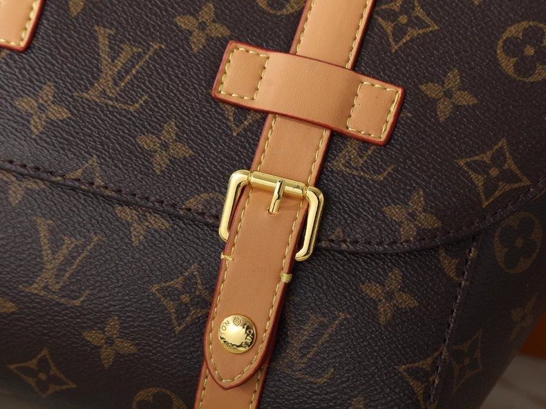 LOUIS VUITTON M28115 Christopher Messenger