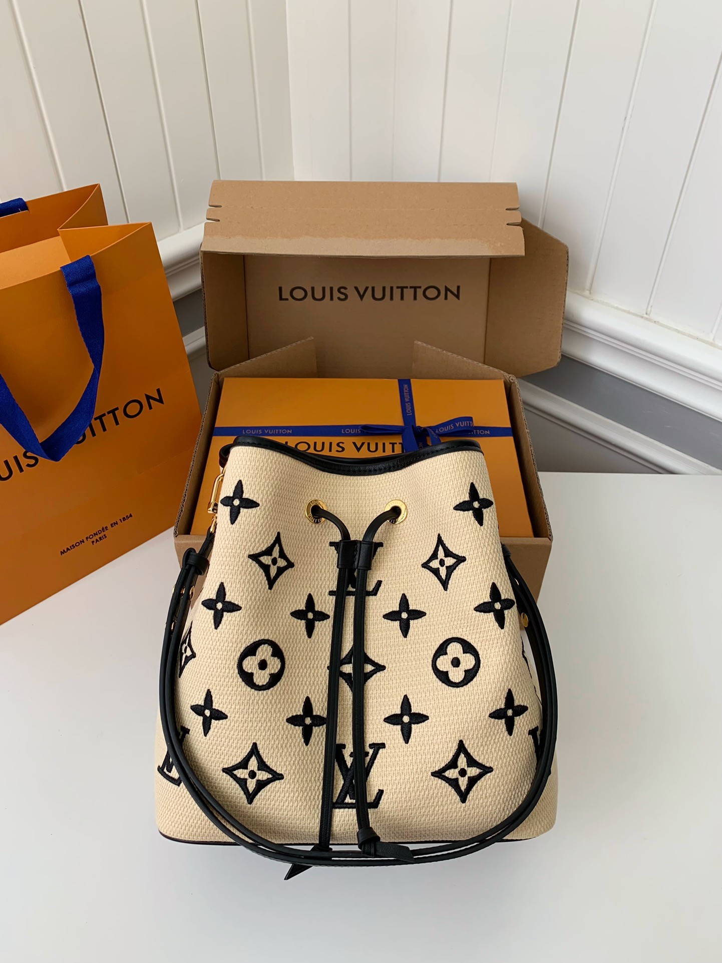 LV NÉONOÉ 26*26*17.5cm