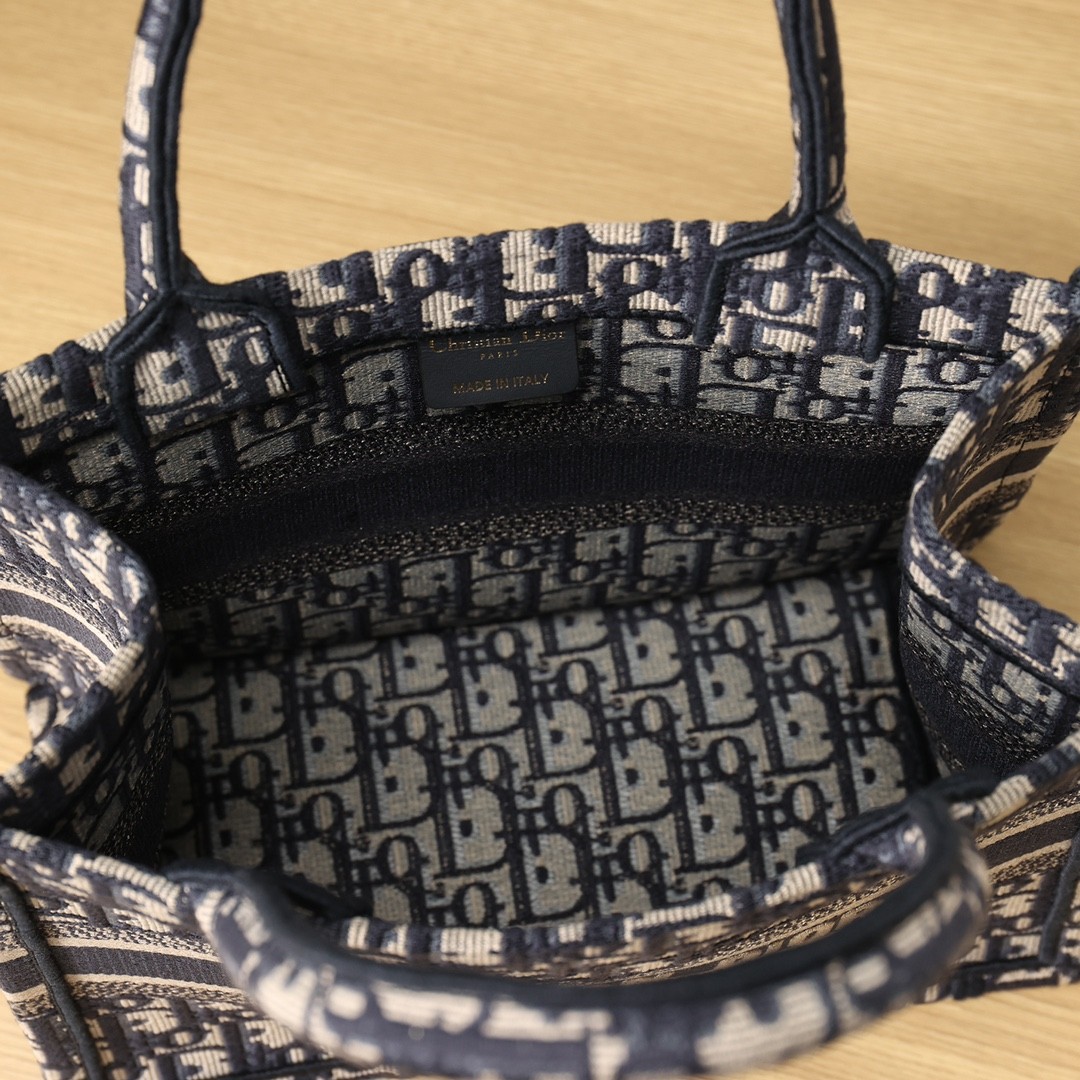 DR BOOK Tote 26.5x21x14cm
