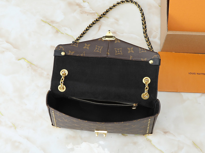 10.6″x6.7″x3.1″ Brown prints Black Linning Handbag with chains BB-921476