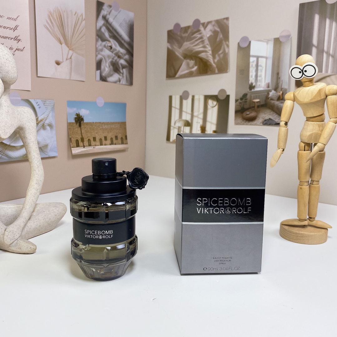D143：Viktor&Rolf Spicebomb Eau de Toilette 90ml