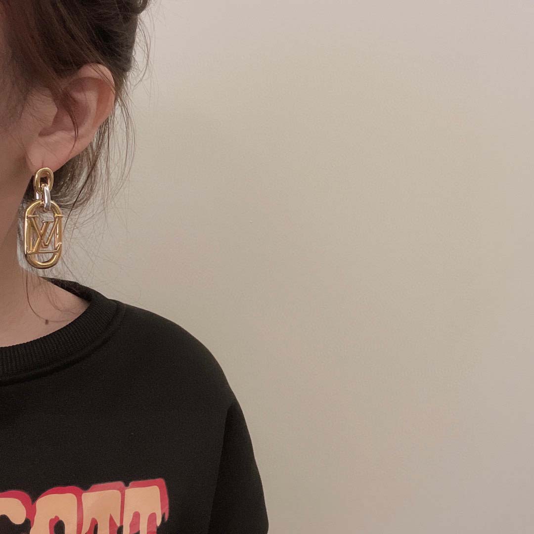 Gold Letters Earrings VVED-9110102