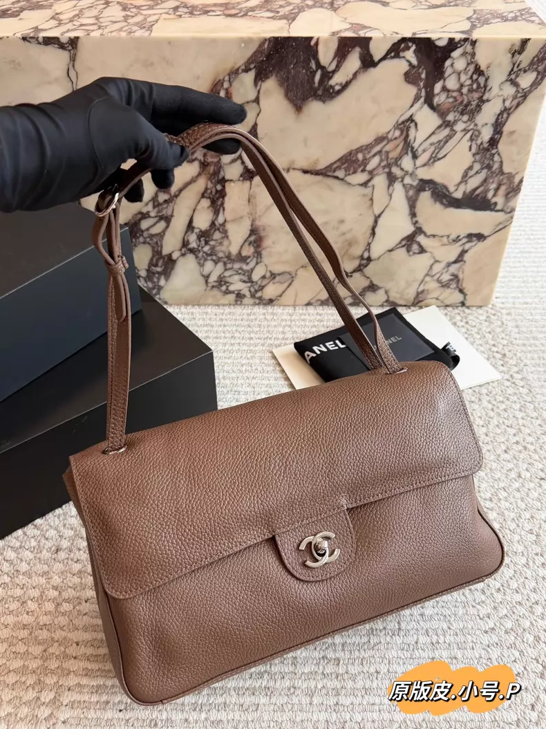 CHANEL SPRING SUMMER 2026 MAXI FLAPBAG Grained Calfskin & Silver Metal Light Brown