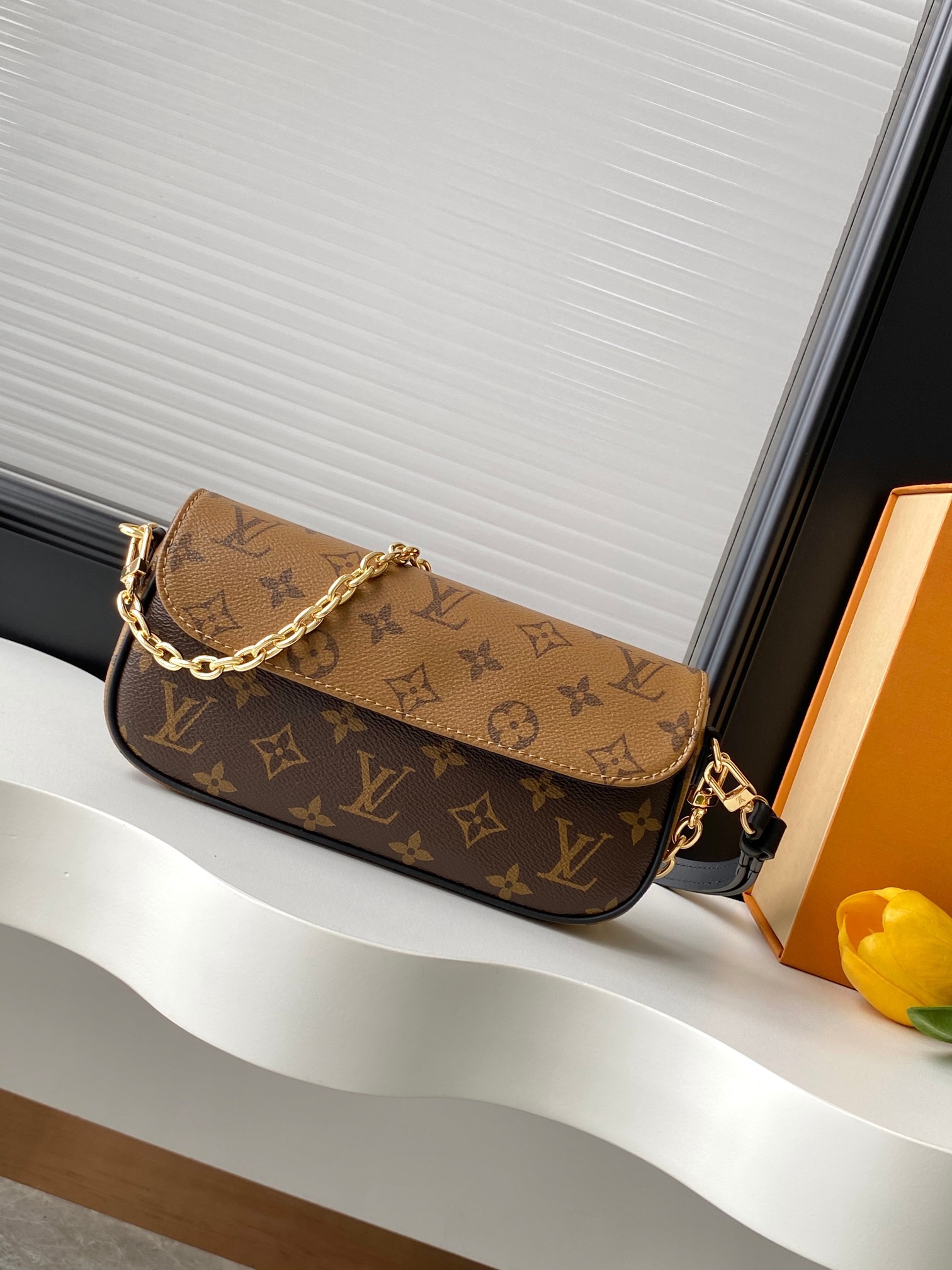 LV WALLET ON CHAIN IVY size：23.5*12*4.3cm（Multiple colors）