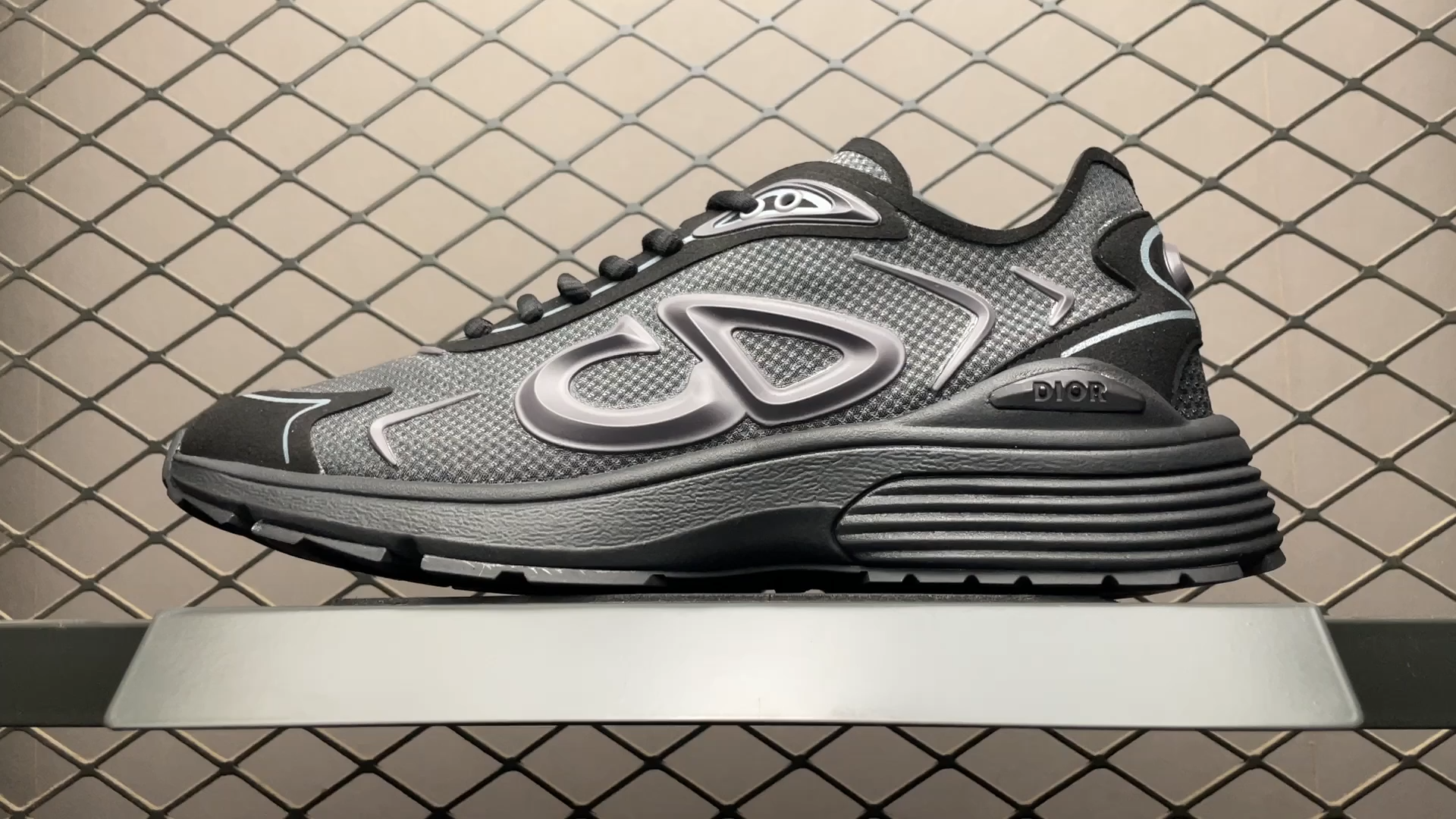 DR B30 Sneakers