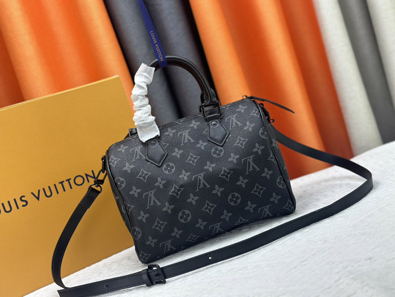 Small: 9.8″x5.9″x5.9″ Medium: 11.8″x9.8″x7.9″ Big: 17.7″x10.2″x9.1″ Black Leather Handbag with small pocket Adjustable Strap BB-921465