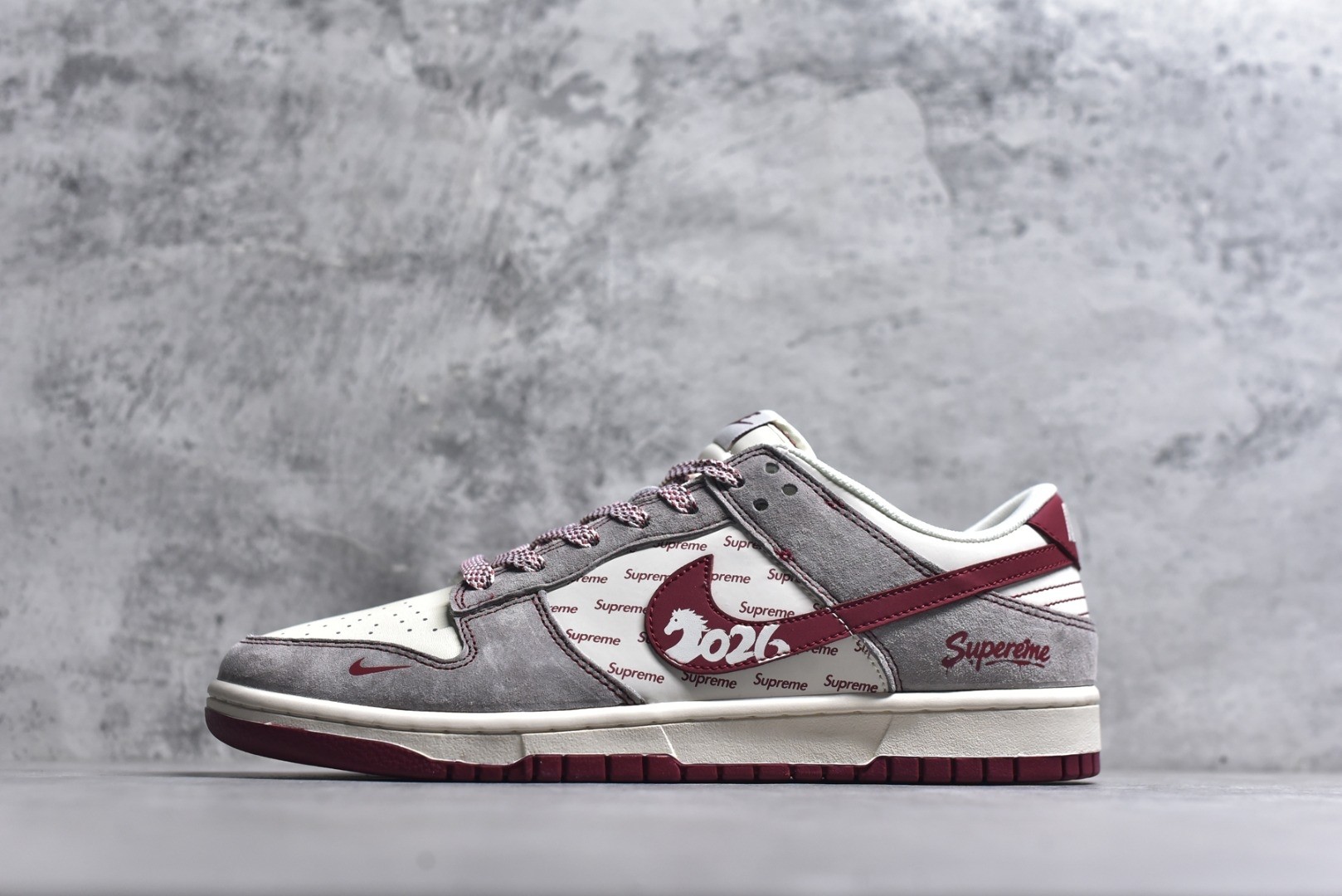 NK SB Dunk Low x Supreme JP2026-109