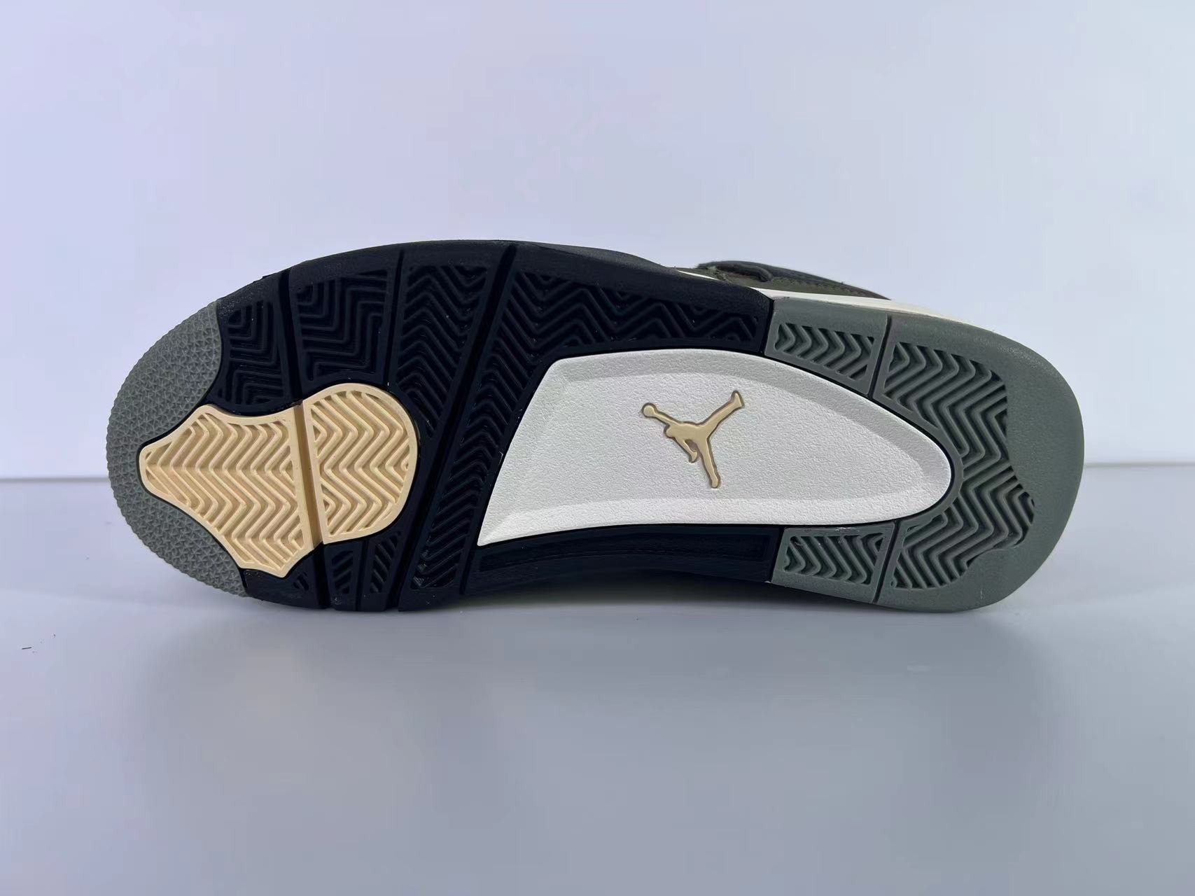 Air Jordan 4 retro Olive Green FB9927-200