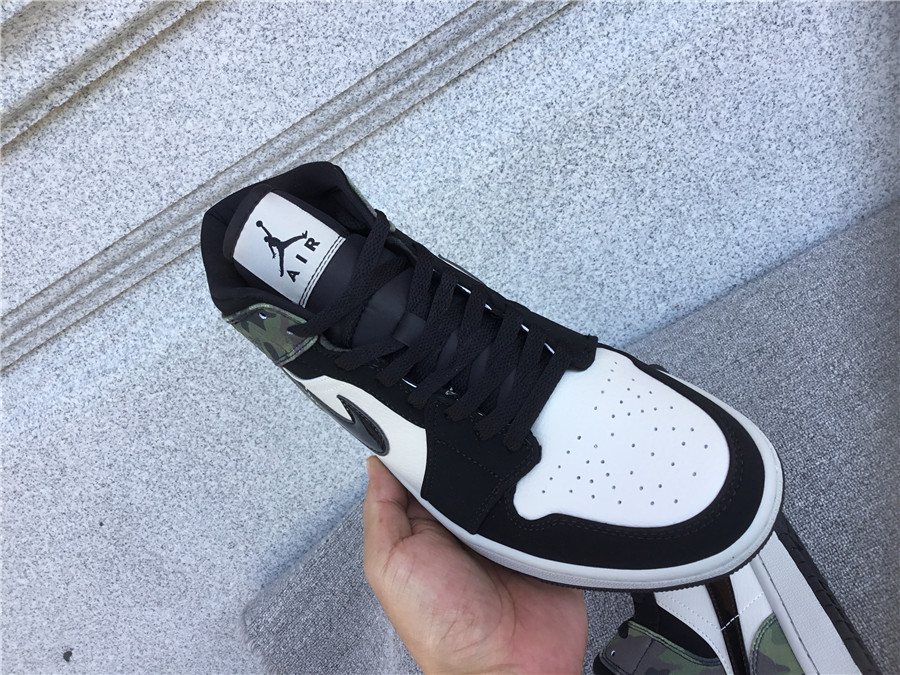 Air Jordan 1 MID CW5490-001