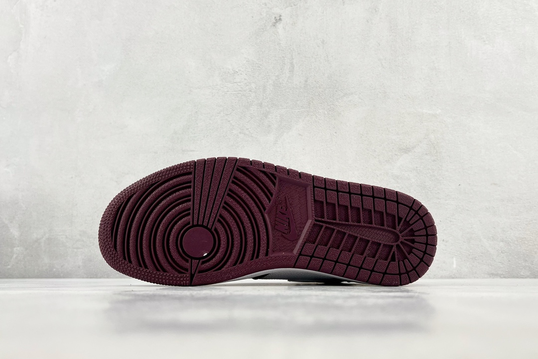 Jordan 1 Retro High OG Bordeaux 555088-611