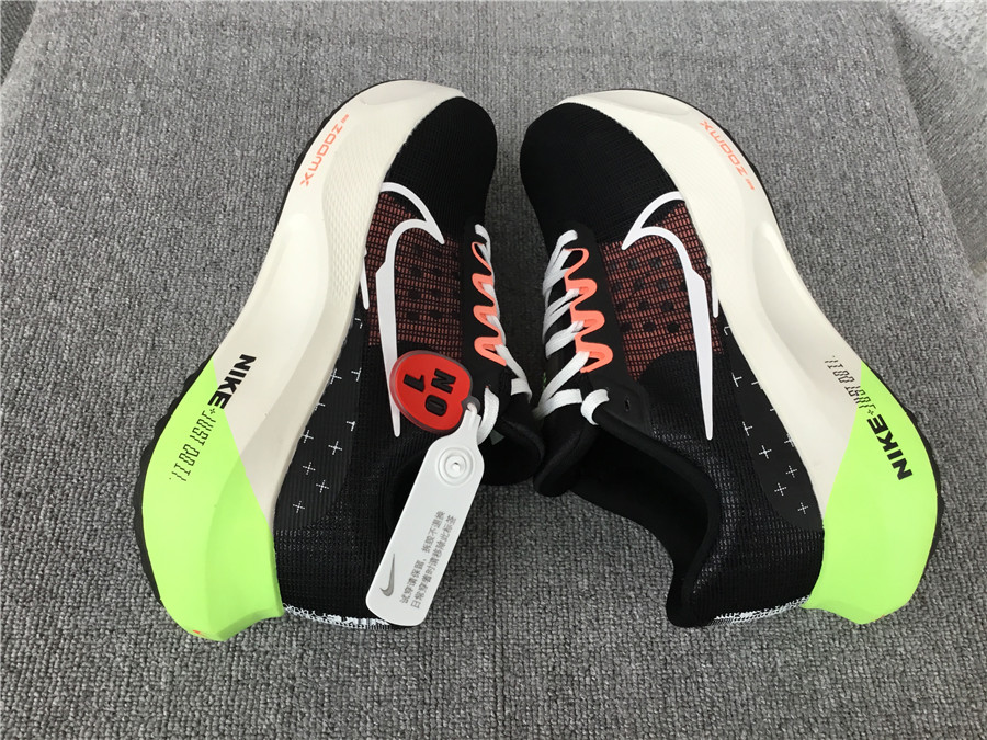 Nike Zoom Fly 5 Carbon Plate Running Shoe FB1847-011
