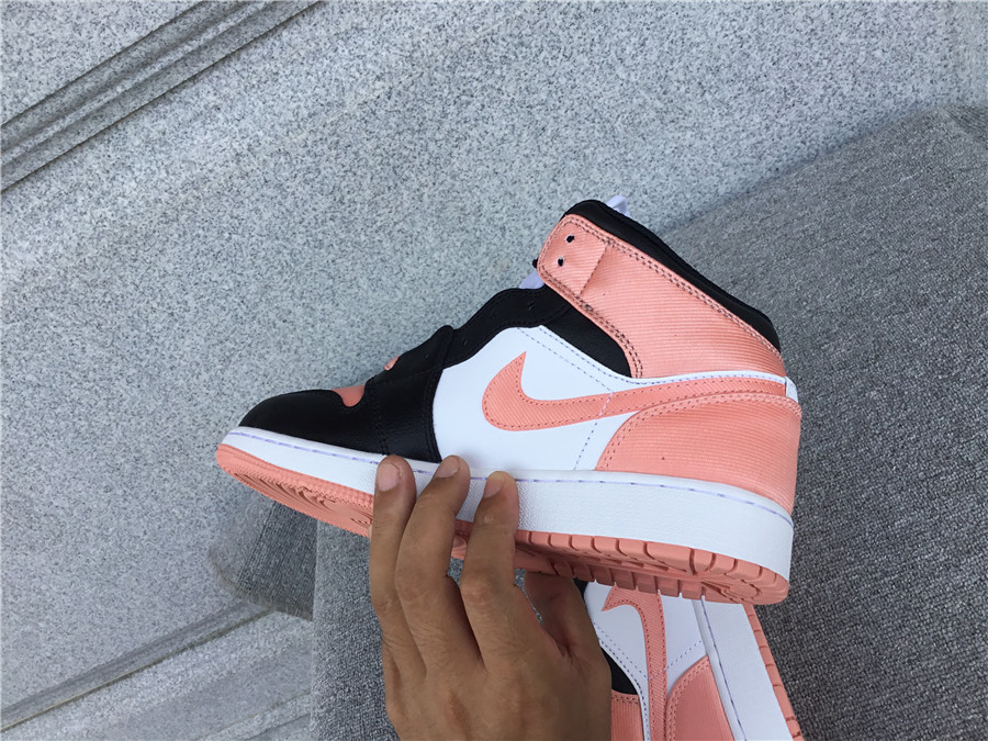 Air Jordan 1 Mid DM9077-108