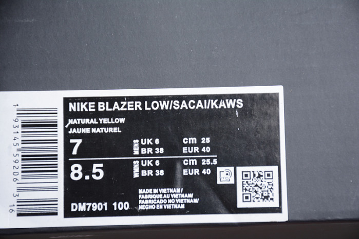 Kaws x Sacai x Nk Blazer Low 