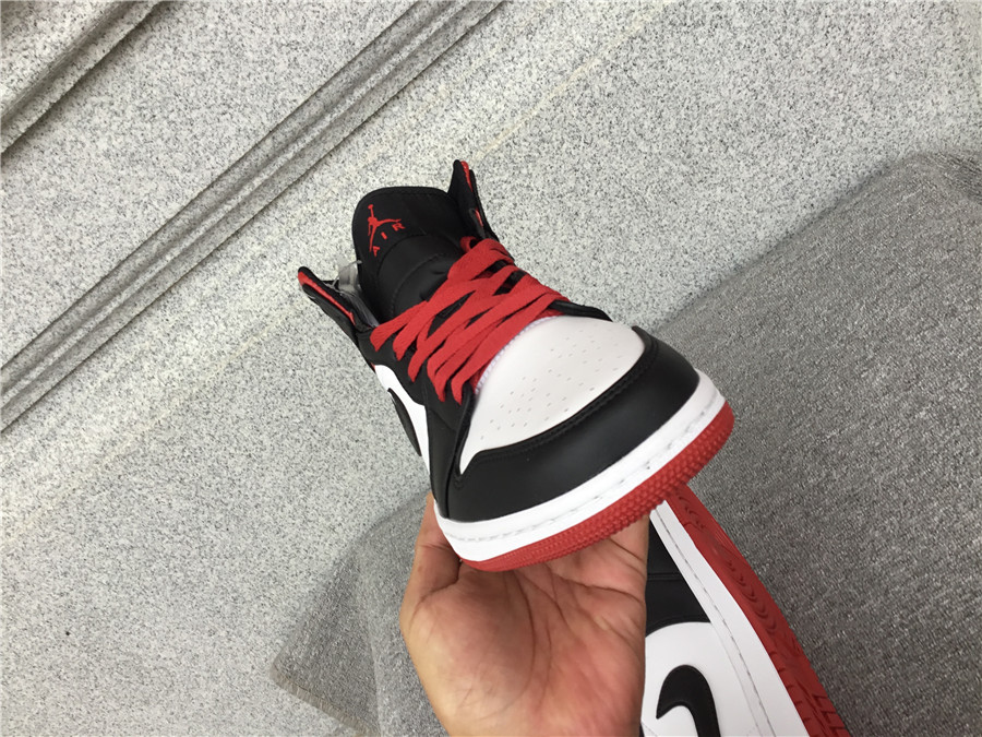 Air Jordan 1 Mid GS 