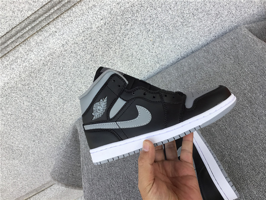 Air Jordan 1 Mid DQ1864-101