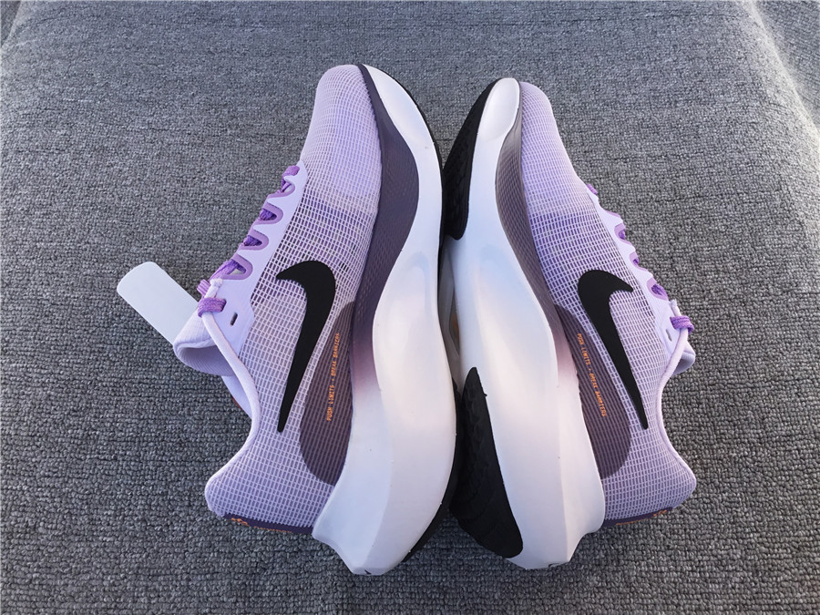 Nike Zoom Fly 5 Carbon Plate Running Shoe DM8974-500