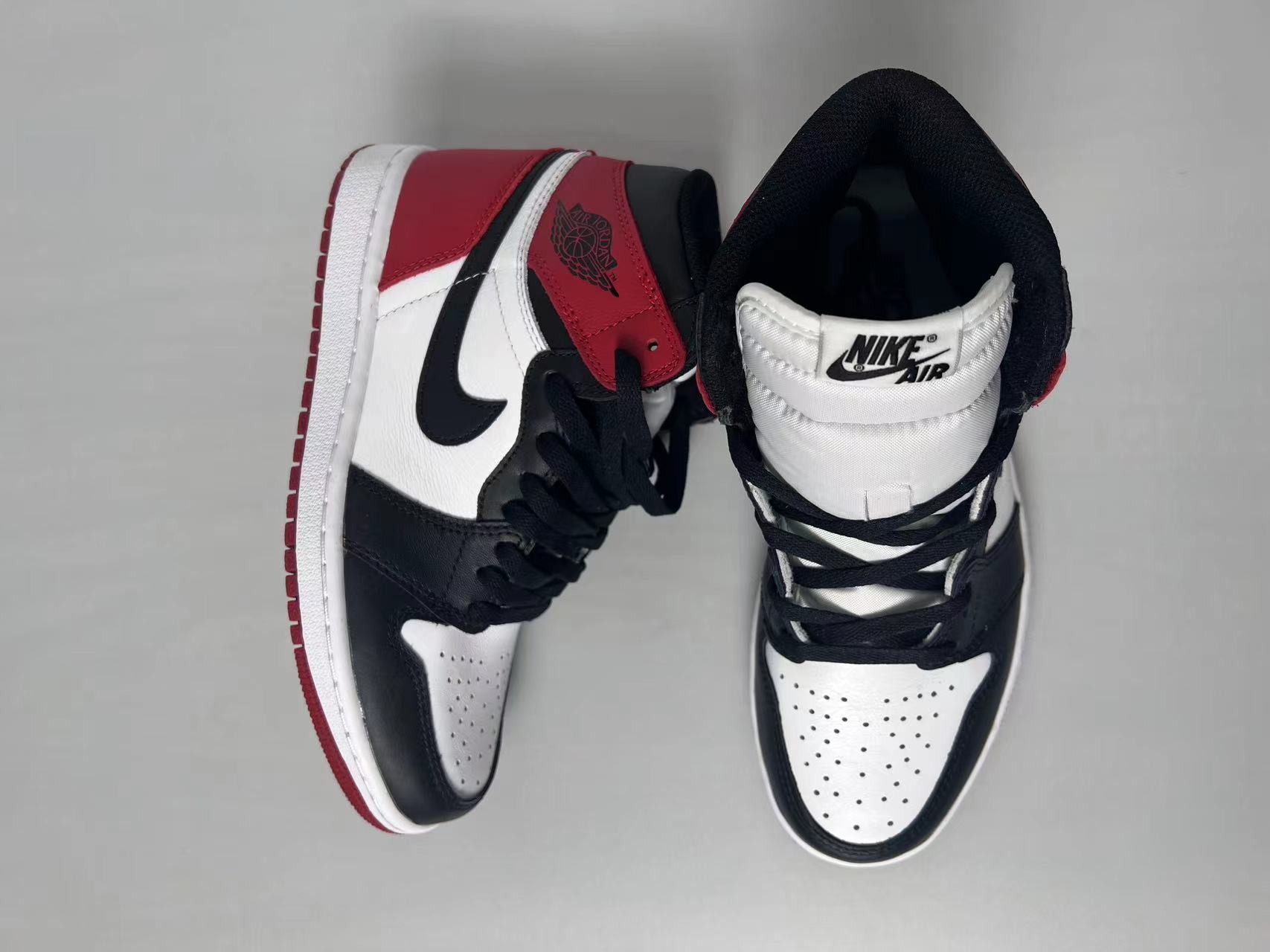AIR JORDAN 1 High OG Black Toe white/ black-varsity red 555088-125