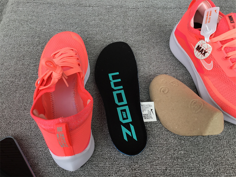 Nike Zoom Fly 4 Carbon Plate Running Shoe CT2401-600