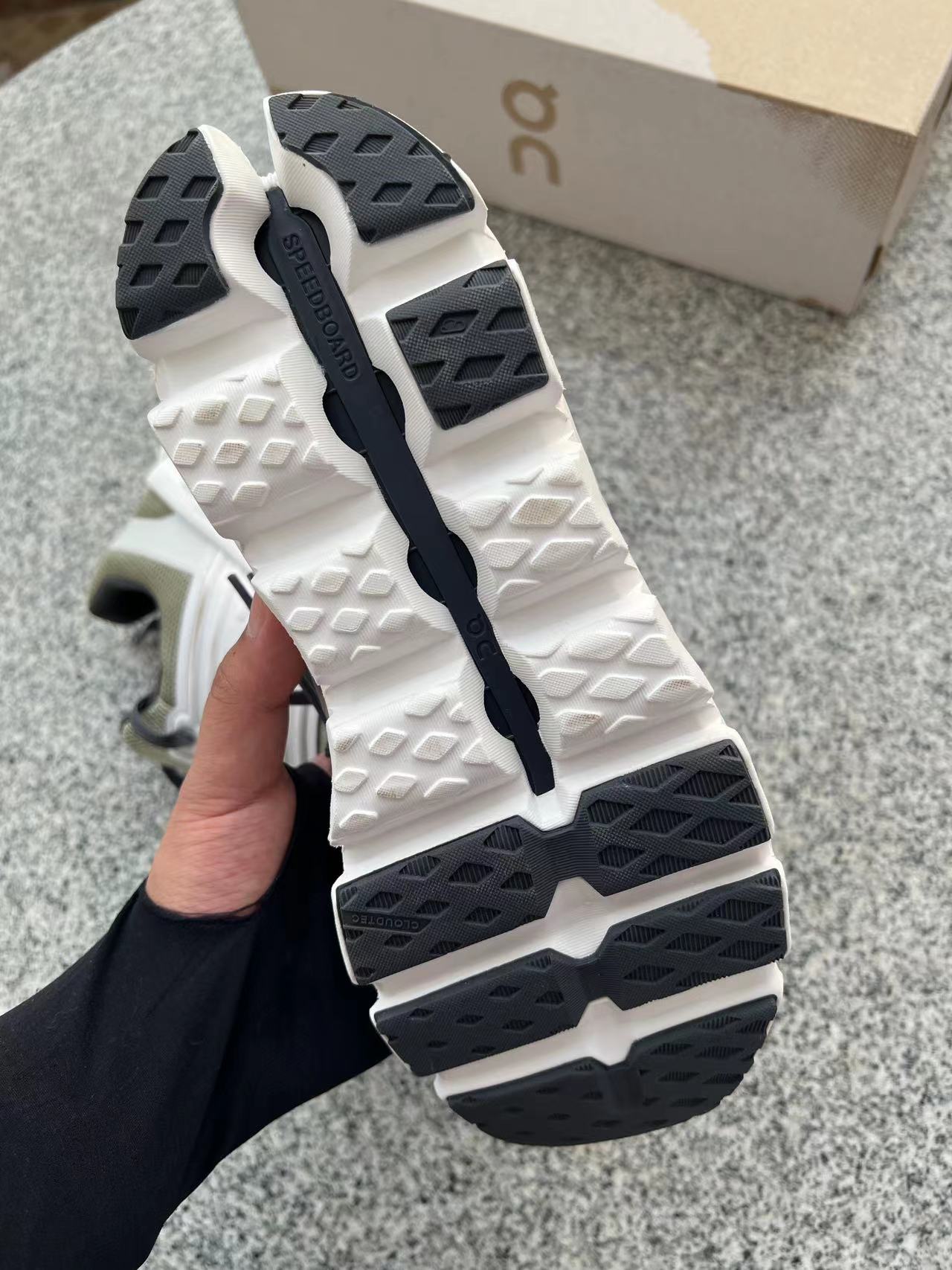 Cloud Swift 3 AP1004-013