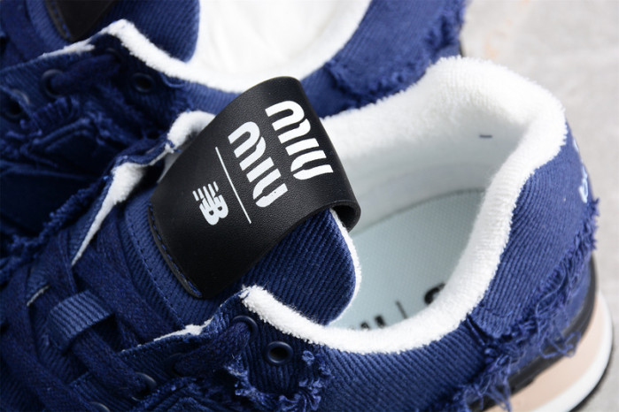 Miu Miu x New Balance IU688M