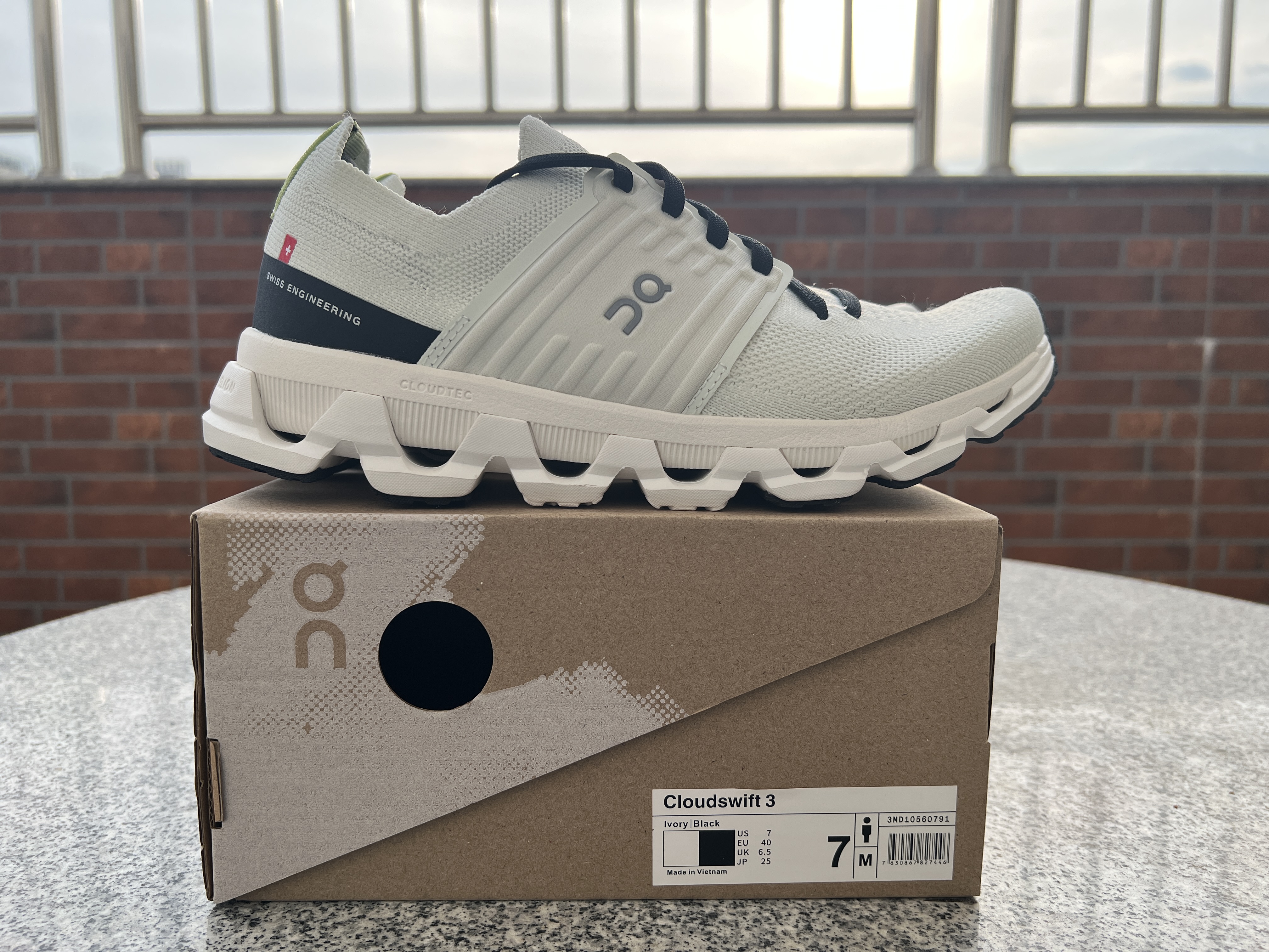 Cloud Swift 3 AP1004-011