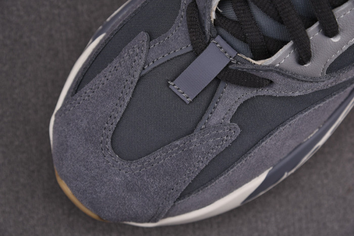 adidas Yeezy Boost 700 Magnet Fv9922