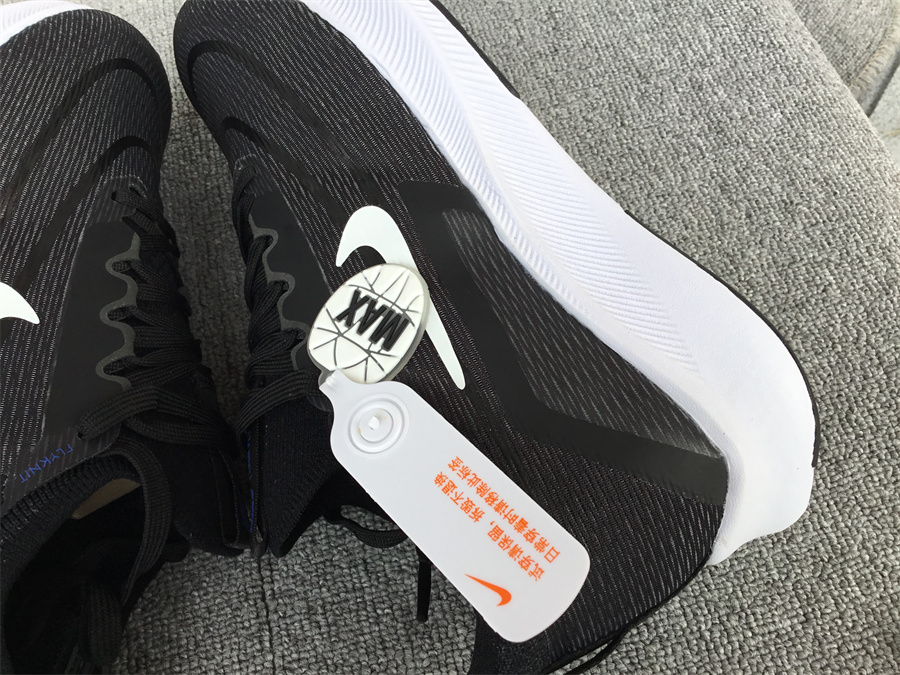 Nike Zoom Fly 4 Carbon Plate Running Shoe CT2392-001