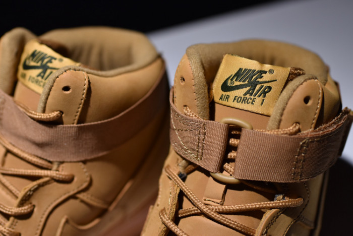 Nike AIR FORCE 1 HIGH 07 LV8 FLAX - 806403-200