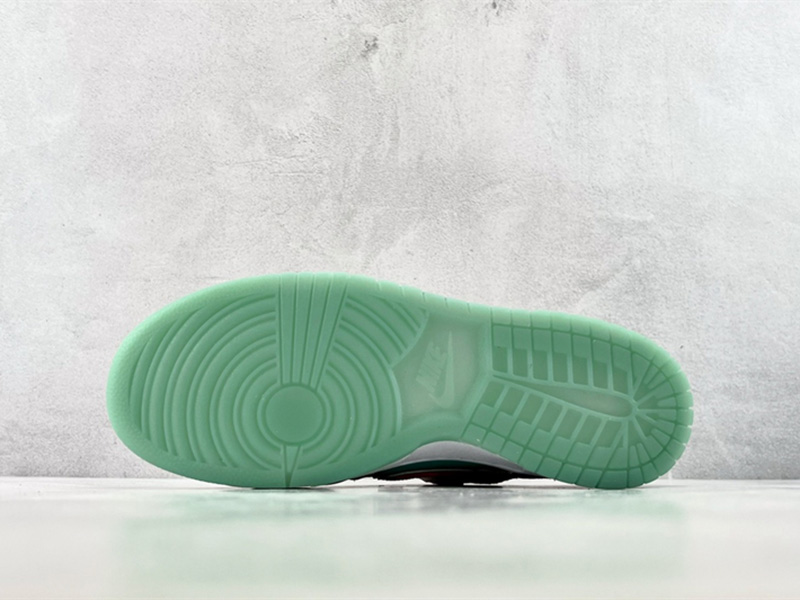 Nike Dunk Low Scrap Shapeless DQ4975-181