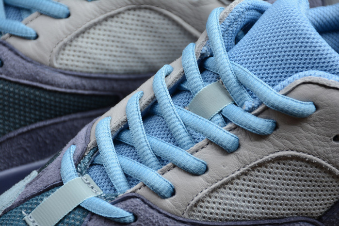 adidas Yeezy Boost 700 Carbon Blue FW2498