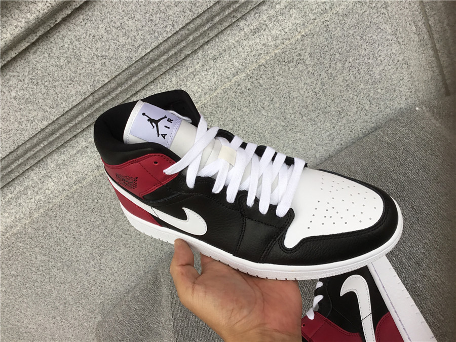 Air Jordan 1 Mid WMNS