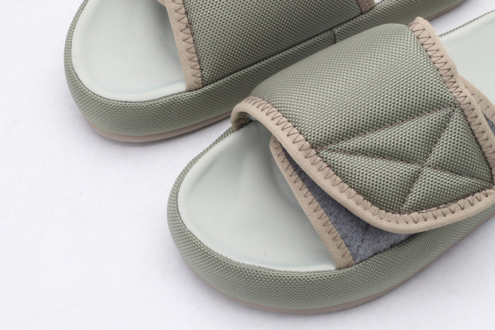 Yeezy sandal2