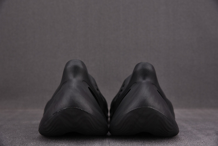 adidas Yeezy Foam Runner Onyx HP8739