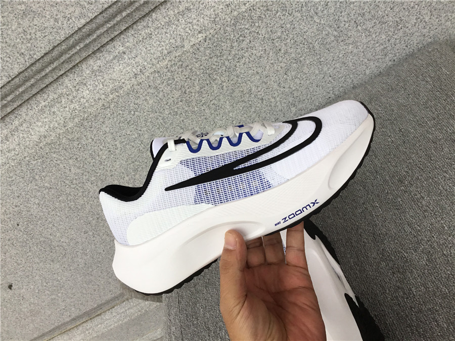 Nike Zoom Fly 5 Carbon Plate Running Shoe DZ2769-101