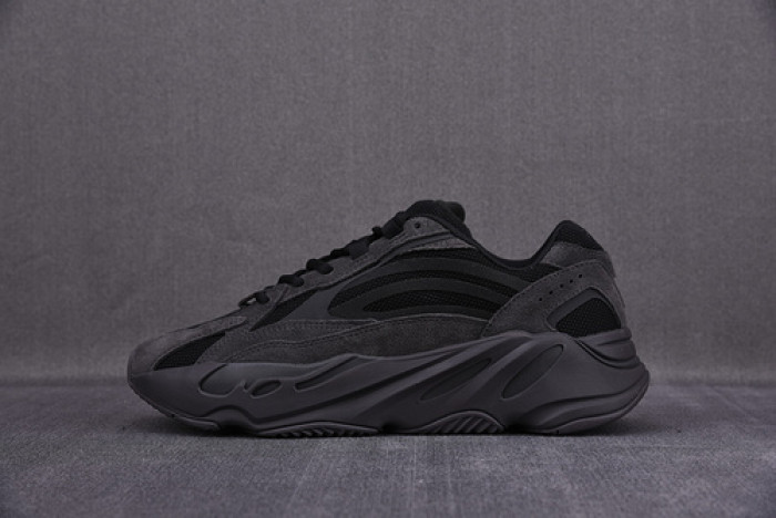 adidas Yeezy Boost 700 V2 Vanta FU6684