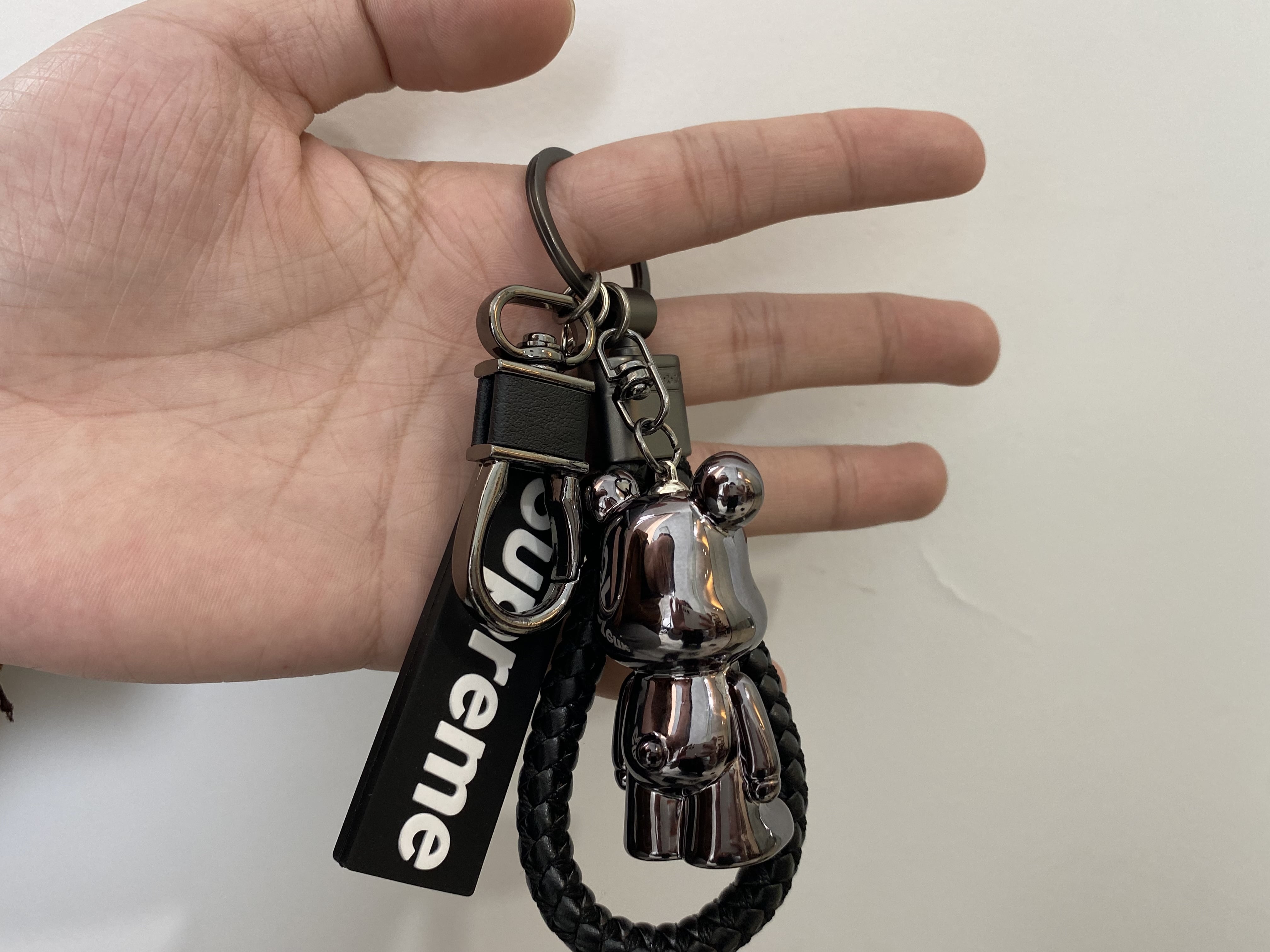 Kaws keychain gun gray（Gift Box）PJ00050