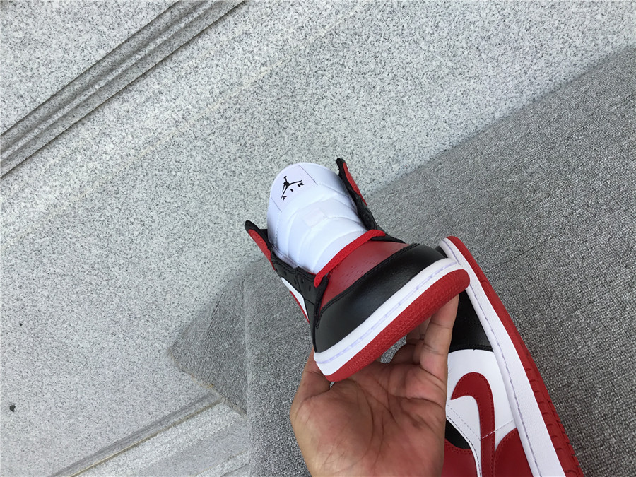 Air Jordan 1 Mid BQ6472-079