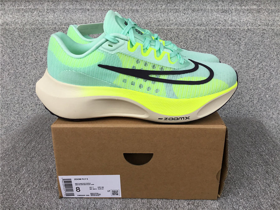 Nike Zoom Fly 5 Carbon Plate Running Shoe DM8968-300