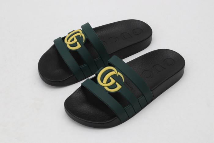 Gucc* Sandal35