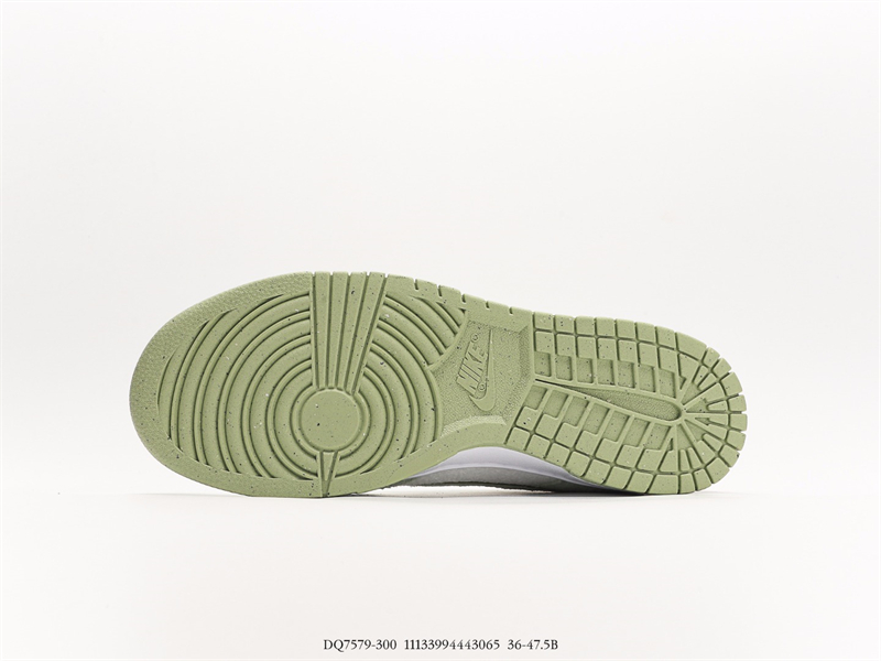 Nike SB Zoom Dunk Low Fleece DQ7579-300