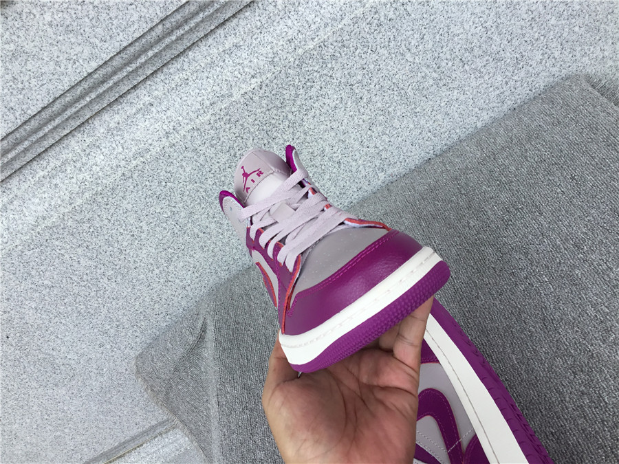 Air Jordan 1 Mid BQ6472-501