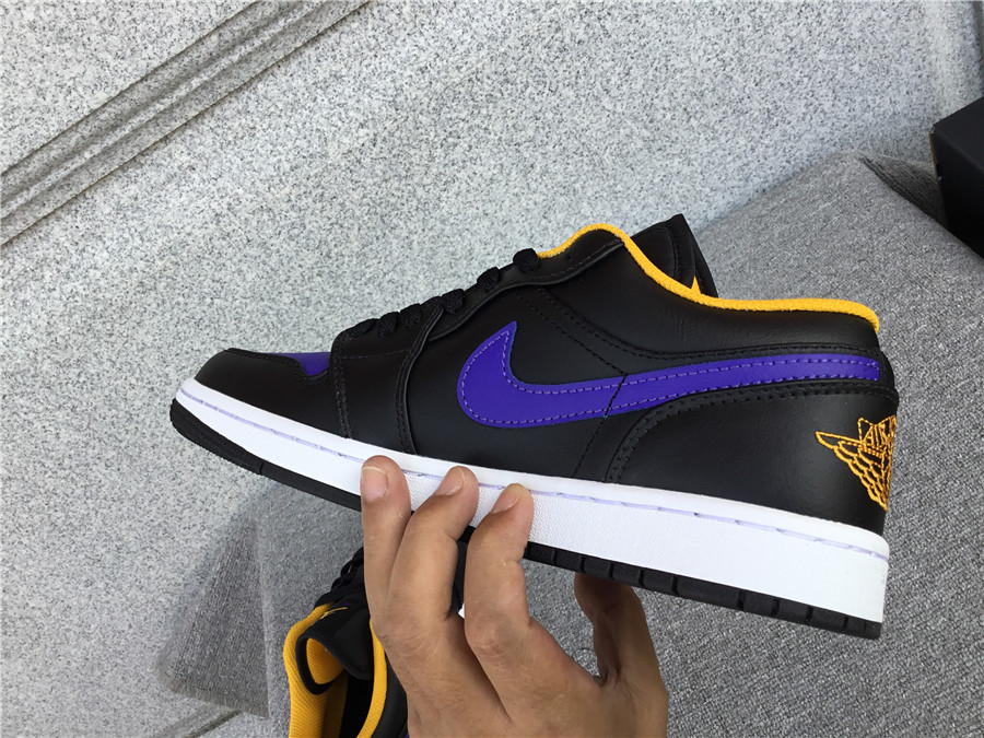 Air Jordan 1 Low 553558-075
