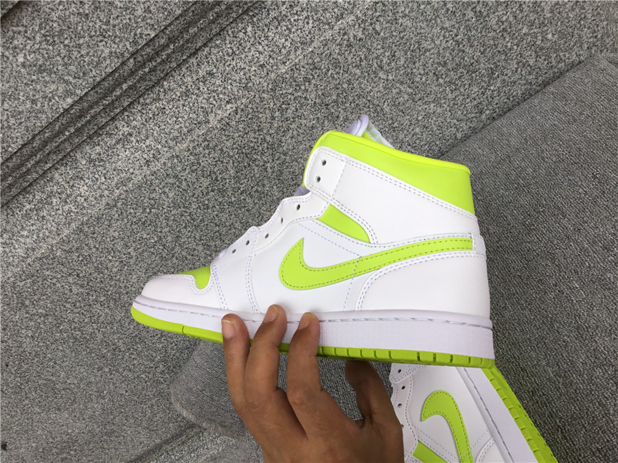 Air Jordan 1 Mid BQ6472-131