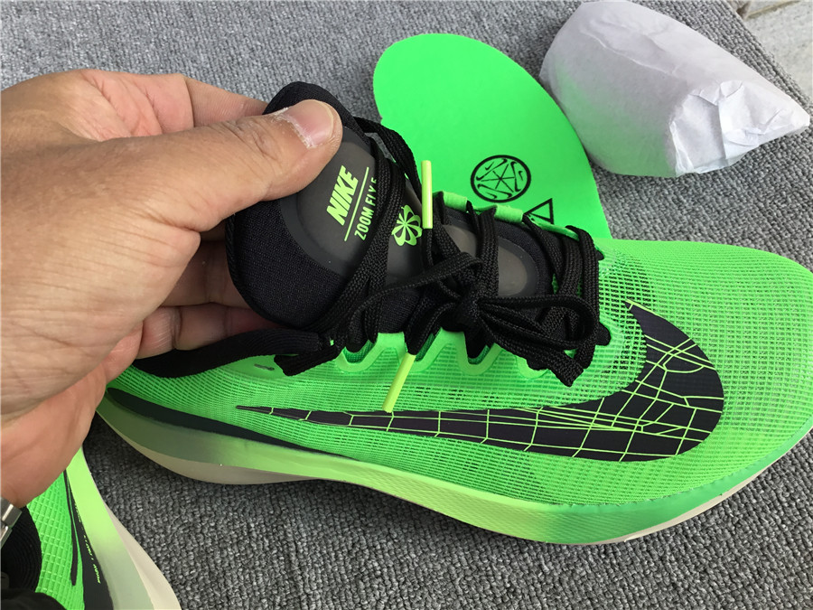 Nike Zoom Fly 5 Carbon Plate Running Shoe DZ4783-304