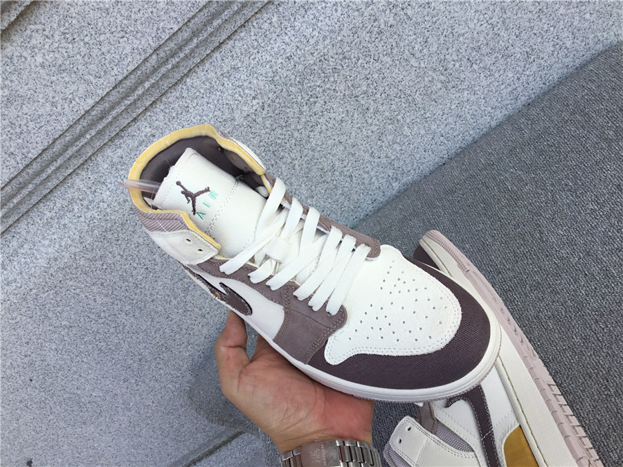 Air Jordan 1 Mid SE DM9652-102